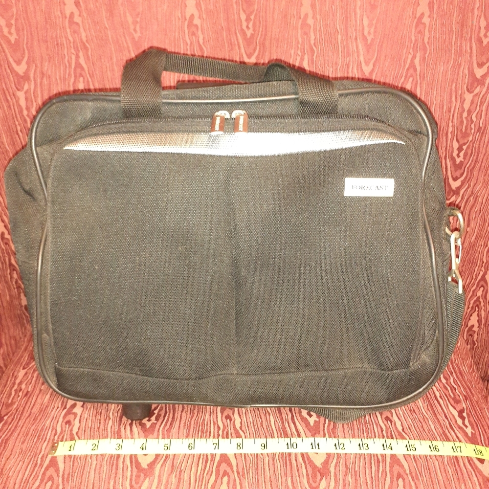 FORECAST BLACK ROLLING CARRY-ON LUGGAGE/OFFICE  WITH ADJUSTABLE HANDLES